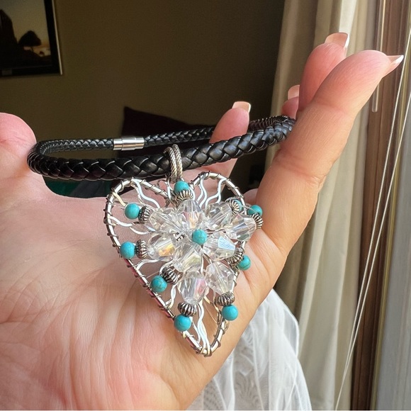 Swarovski Elements & Turquoise Beads Heart Pendant Choker on Faux Leather Cord - Picture 1 of 16